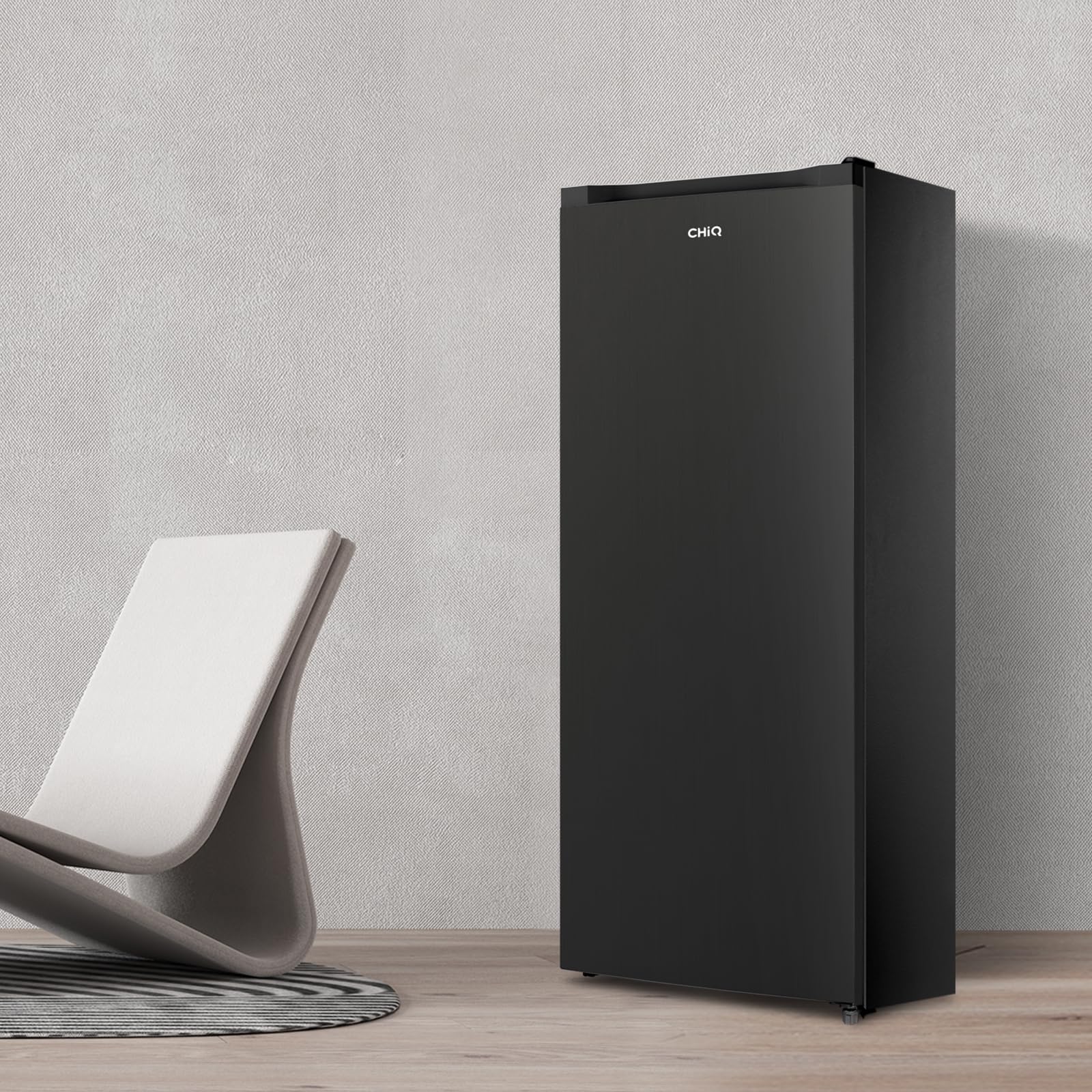 Congélateur armoire – 177L, Congélation 4 étoiles, Ultra silencieux (39 dB), Design en acier noir, Pieds réglables, Porte réversible 540 x 550 x 1440 mm